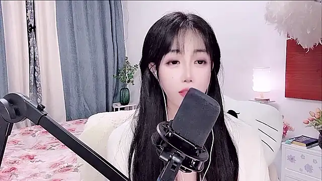 Laura 520 online show from 06/14/26, 12:07