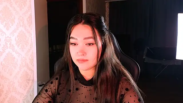 Emma Uilson online show from 12/01/25, 07:41