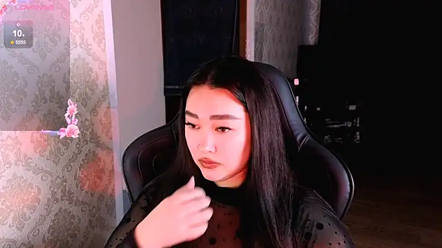 Emma Uilson online show from 12/21/25, 09:38