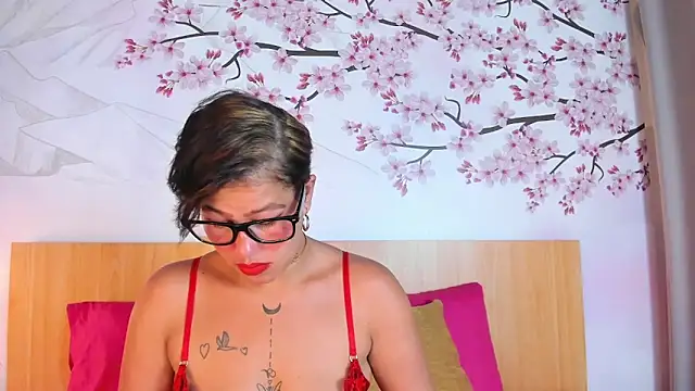Laura Torress online show from 05/27/26, 03:03