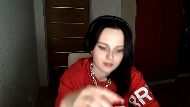 LouiseMarengo online show from 12/05/25, 02:58