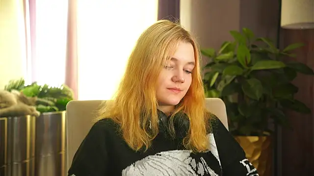 SindyRoskelley online show from 11/18/25, 05:23