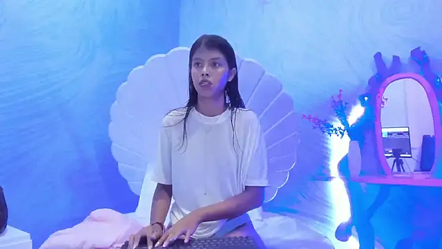 arietta skinny online show from 11/24/25, 07:57