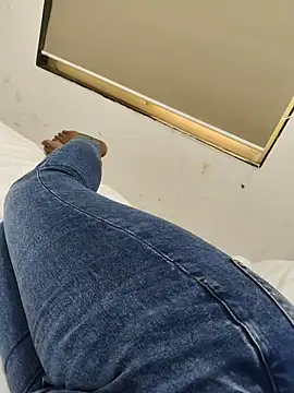 priya2505 online show from 11/25/25, 08:14