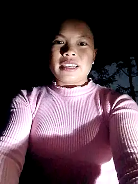 Snapshot of thien-nhien chatting on 11/15/25, 10:56 thien-nhien online show from 11/15/25, 10:56