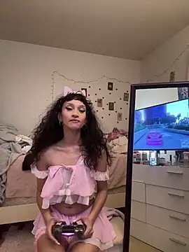 Snapshot of Binaxox chatting on 11/15/25, 01:25 Binaxox online show from 11/15/25, 01:25