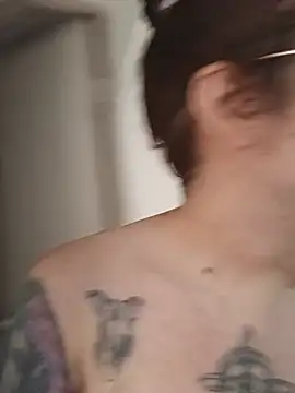 Snapshot of Melinerd chatting on 07/10/26, 06:10 Melinerd online show from 07/10/26, 06:10