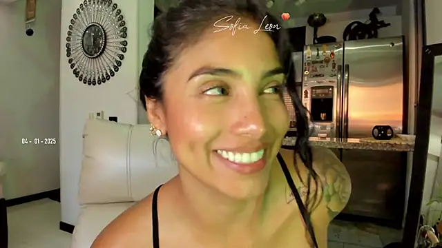 Snapshot of sofiasexhot chatting on 01/05/25, 03:34 sofiasexhot online show from 01/05/25, 03:34