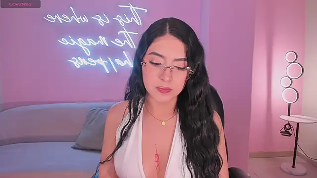 HaileyRoss  online show from 04/15/26, 12:45