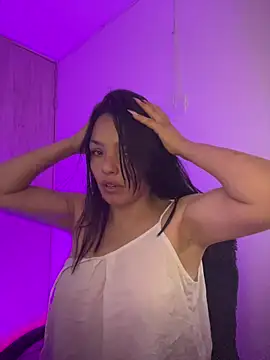 LaraDanverss online show from 12/15/25, 07:23