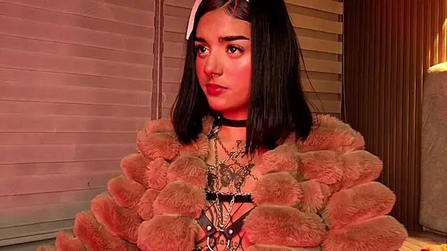 Snapshot of Milu_carbajal_x chatting on 05/31/26, 03:58 Milu carbajal x online show from 05/31/26, 03:58