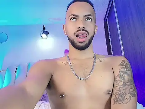 KMichelle1 online show from 11/17/25, 02:06