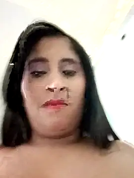 CarolinaNavas33 online show from 12/18/25, 01:55