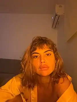 Snapshot of honeysohpia chatting on 11/17/25, 07:14 honeysohpia online show from 11/17/25, 07:14