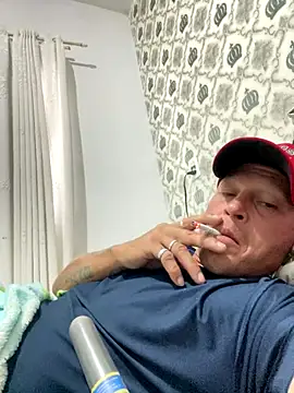 Snapshot of patraick chatting on 11/18/25, 11:25 patraick online show from 11/18/25, 11:25