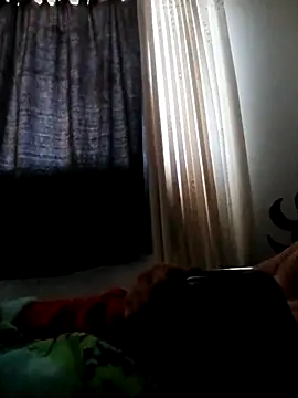 Snapshot of patraick chatting on 12/17/25, 11:49 patraick online show from 12/17/25, 11:49