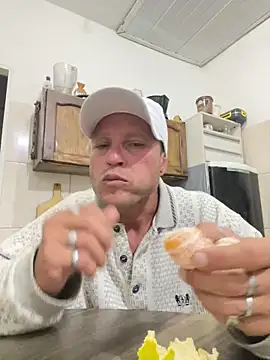Snapshot of patraick chatting on 05/30/26, 11:24 patraick online show from 05/30/26, 11:24