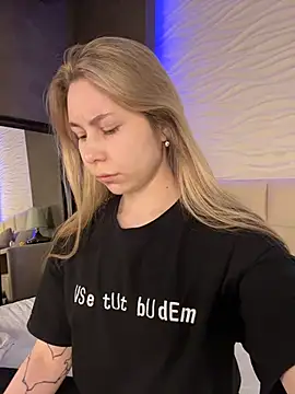 -SaraBlack- online show from 04/18/26, 05:17