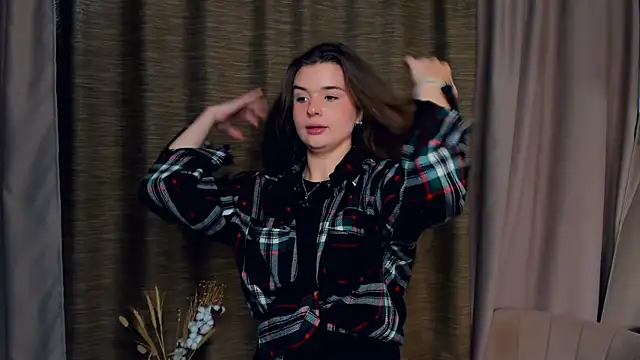 Snapshot of KevinRayer chatting on 11/16/25, 08:20 KevinRayer online show from 11/16/25, 08:20