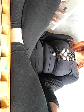 Snapshot of ruivinhahothot chatting on 11/15/25, 03:19 ruivinhahothot online show from 11/15/25, 03:19