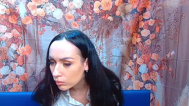 Snapshot of AnabelaBeauty chatting on 11/17/25, 12:33 AnabelaBeauty online show from 11/17/25, 12:33