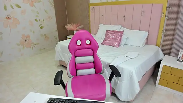 Kendall curves online show from 12/03/25, 11:30