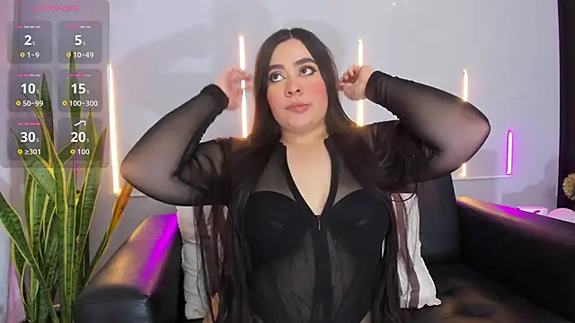 Monserrat J online show from 11/20/25, 01:39