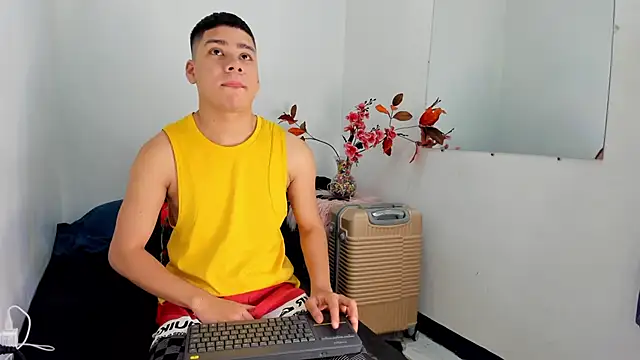 Lucastorrez01 online show from 01/07/26, 12:24