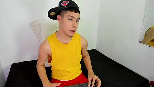 Lucastorrez01 online show from 03/06/26, 11:45