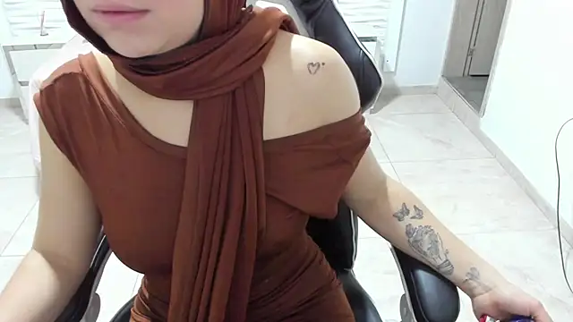 Tahira bakir online show from 11/24/25, 12:27