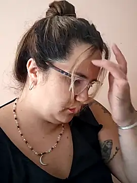 iviiiiiiiiiii online show from 12/04/25, 12:25