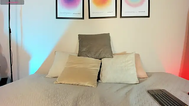 Sofi vega77 online show from 04/18/26, 12:31