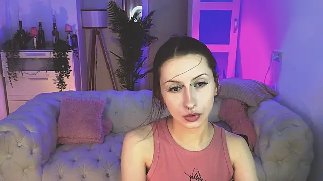 AliceWallflower online show from 11/23/25, 12:49