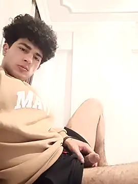 Snapshot of seloioo_36 chatting on 12/05/25, 06:37 seloioo 36 online show from 12/05/25, 06:37