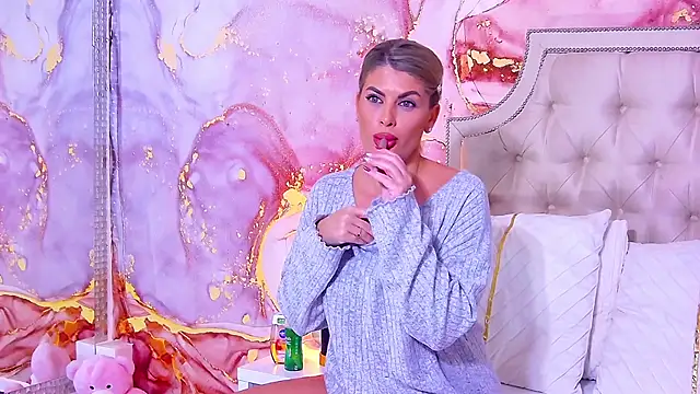 SalmaRroze online show from 11/22/25, 05:17