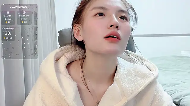 Snapshot of H-2005 chatting on 02/08/26, 12:58 H-2005 online show from 02/08/26, 12:58