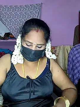 Snapshot of Tamil_devagi chatting on 04/26/26, 06:05 Tamil devagi online show from 04/26/26, 06:05
