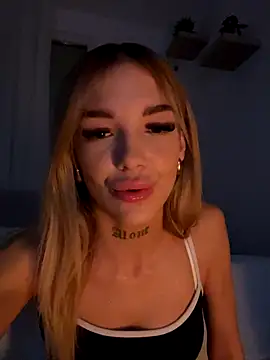 lunababy77 online show from 11/24/25, 05:23