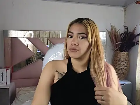 KloeeCavallier online show from 02/28/26, 12:06