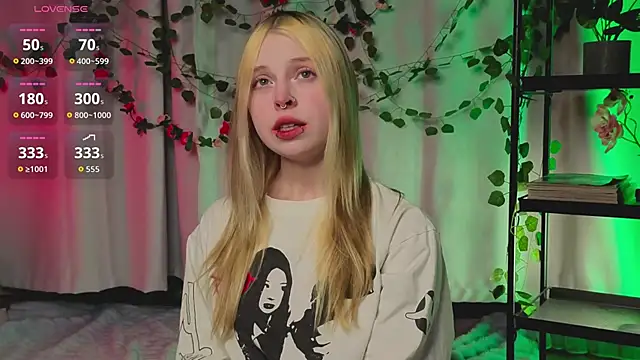 ElvenQueen online show from 02/15/26, 03:09