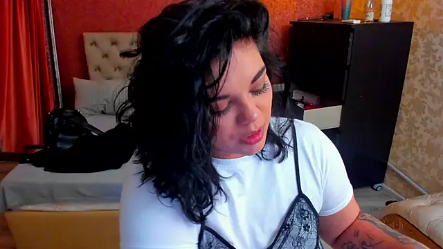 SpicyCarlaXX online show from 06/04/26, 08:26
