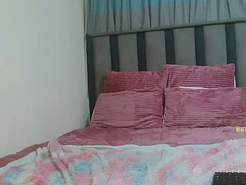 PrettyWeird online show from 12/01/25, 07:41