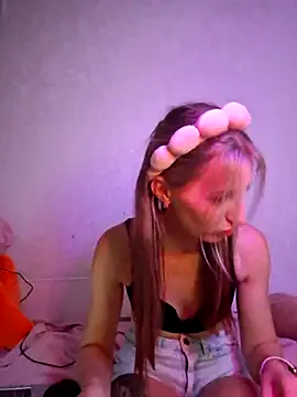 carolinakis  online show from 11/20/25, 10:53