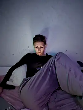 carolinakis  online show from 03/04/26, 06:03