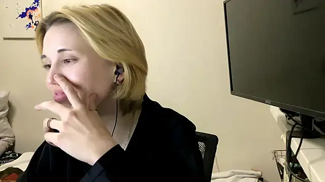 zxctoxic online show from 11/17/25, 04:46