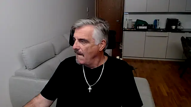 Buidapest online show from 11/21/25, 12:21