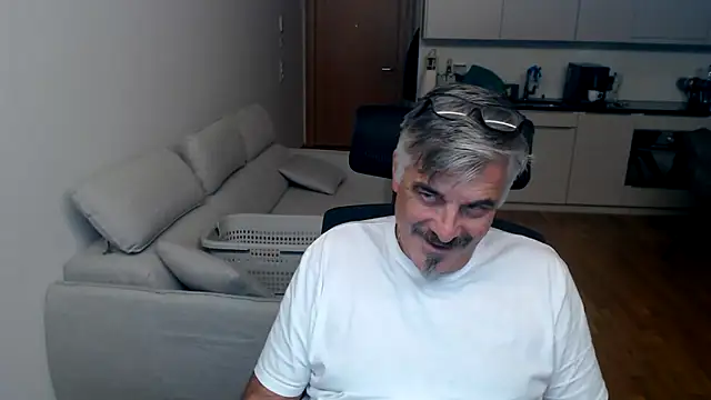 Buidapest online show from 02/02/26, 11:58