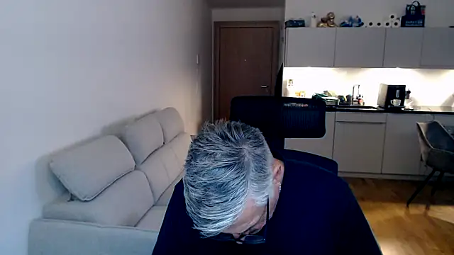 Buidapest online show from 02/14/26, 05:32