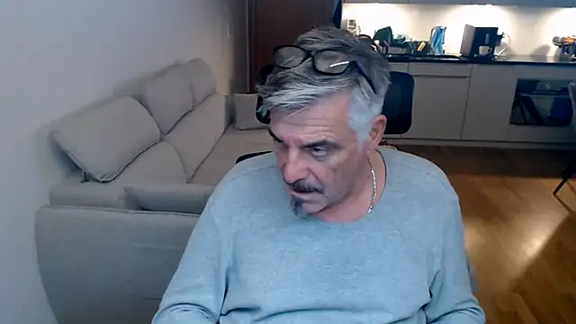 Buidapest online show from 02/16/26, 04:08