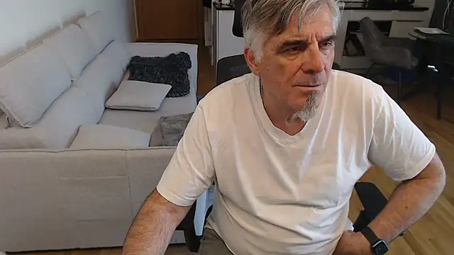 Buidapest online show from 04/18/26, 01:26